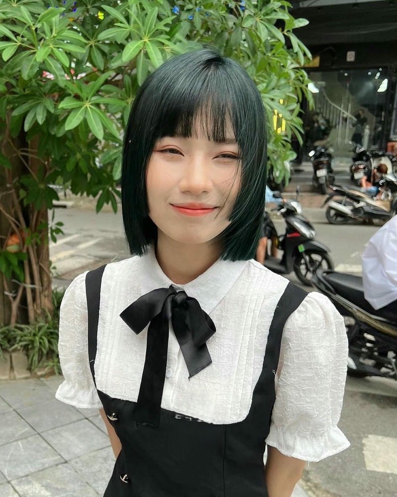 tóc ngang vai mái bằng