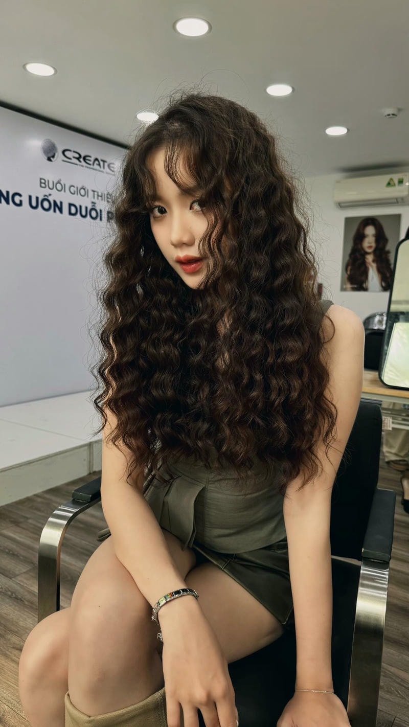 tóc uốn hippie