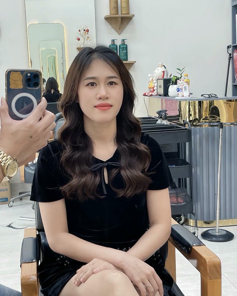 tóc uốn xoăn lơi