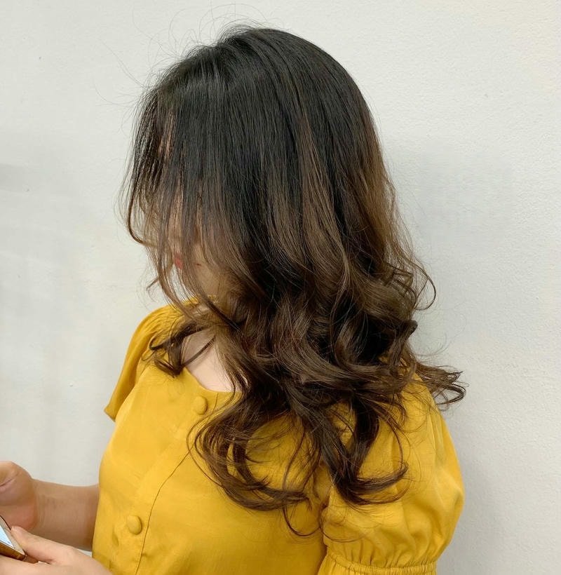 tóc xoăn lơi ngắn