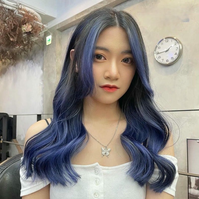 tóc xoăn lơi ngang vai