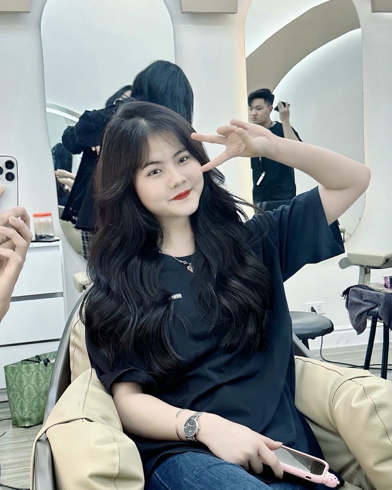 tóc xoăn sóng lơi ngang vai