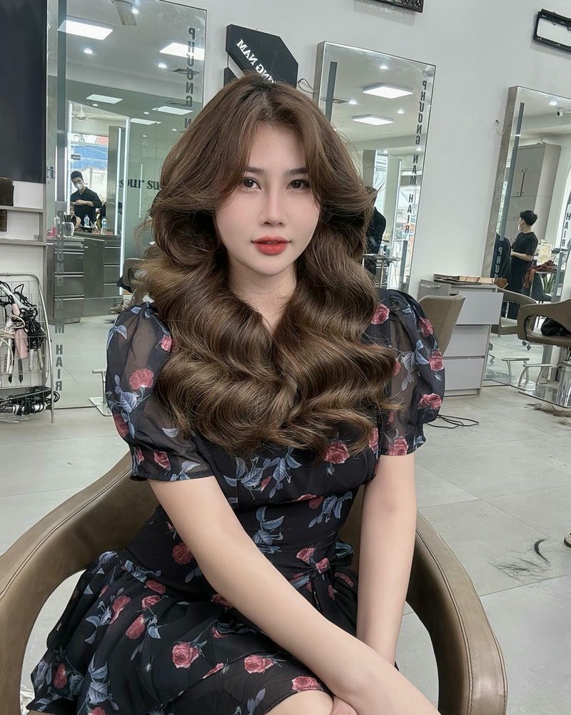 uốn gợn sóng tóc dài