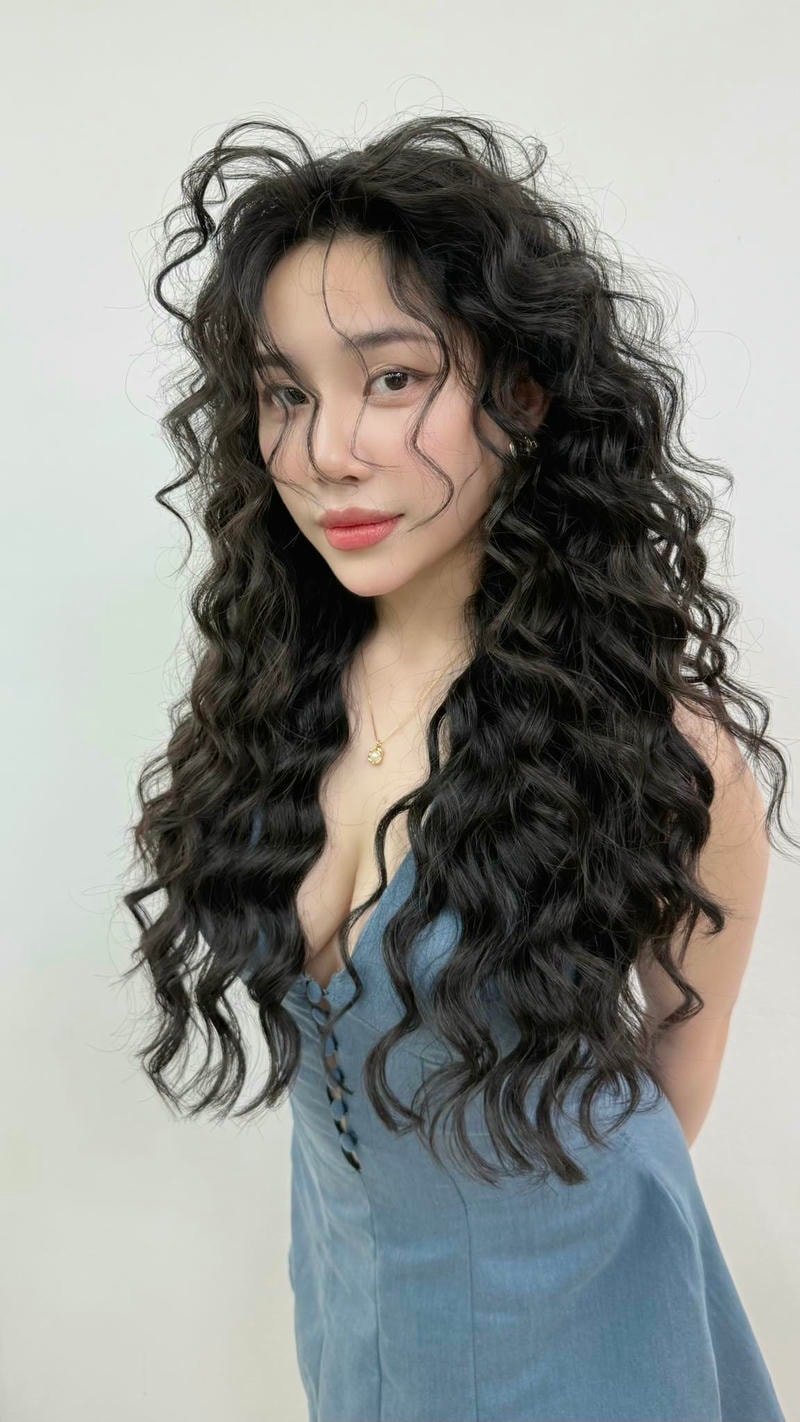 xoăn hippie ngắn ngang vai