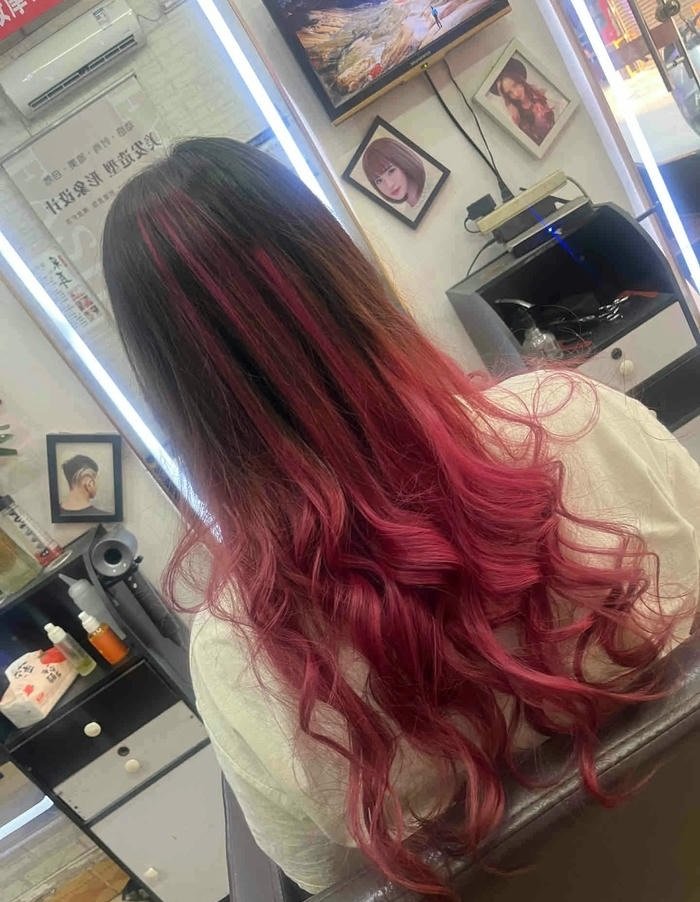 Nhuộm đuôi tóc đỏ