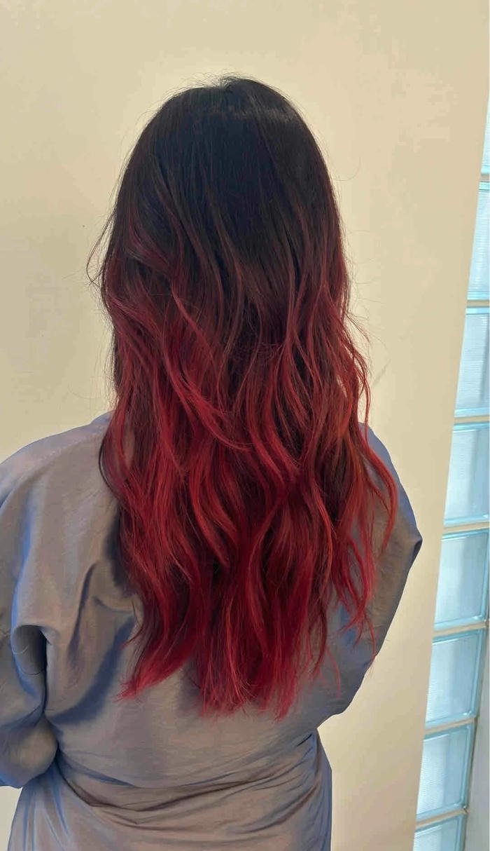 Nhuộm đuôi tóc màu đỏ