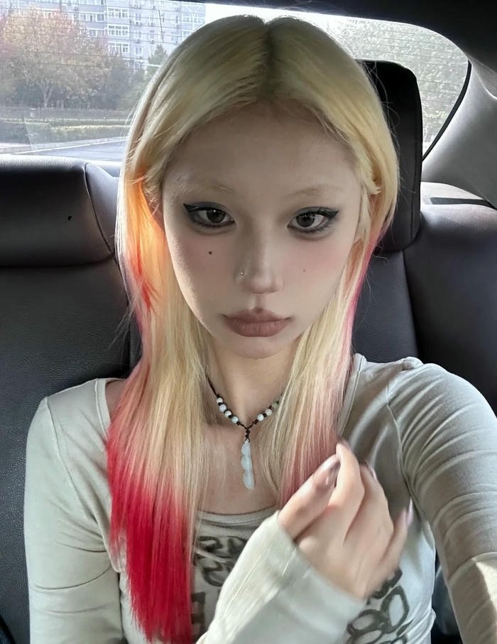 Nhuộm đuôi tóc xinh