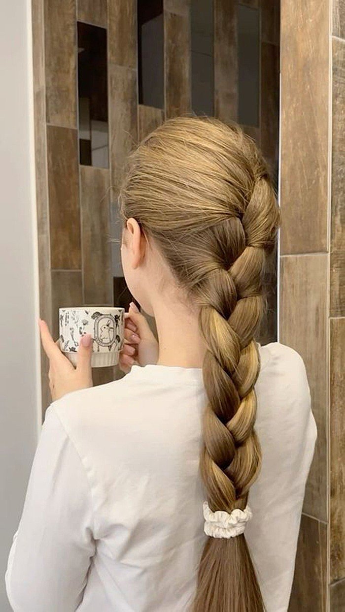 cách tự tết tóc đuôi sam đơn giản