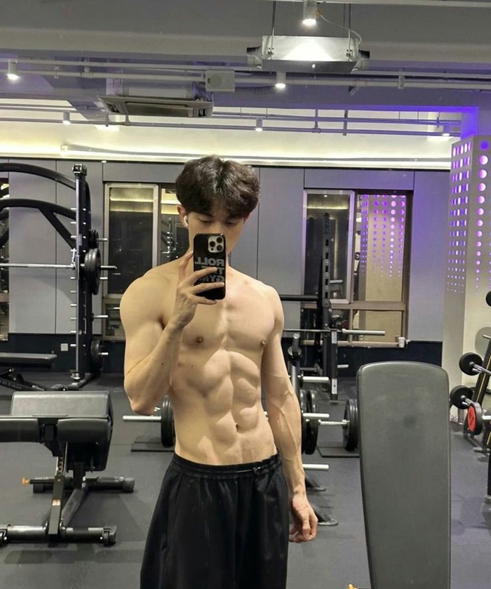 hình trai đẹp cơ bắp ngầu đét