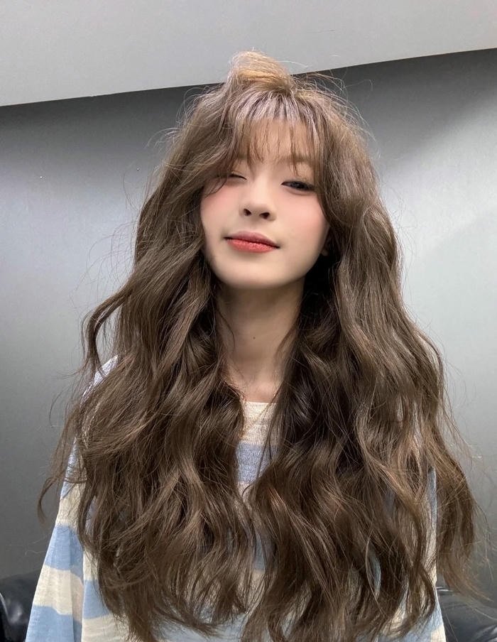 kiểu tóc xoăn ngắn hàn quốc