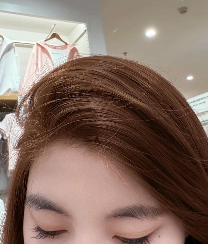 màu nâu hạt dẻ nữ