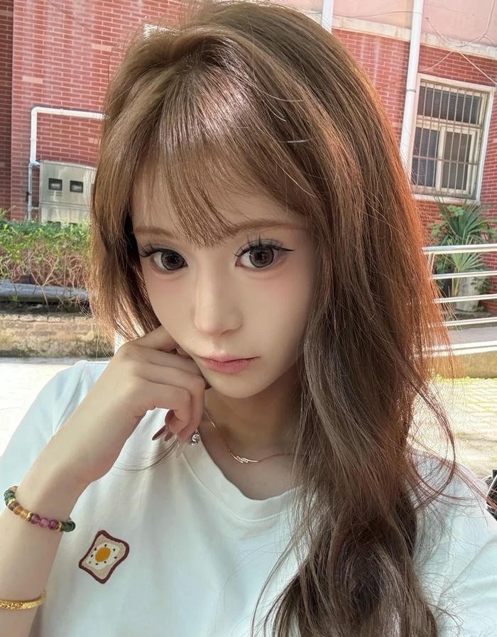 màu nâu sáng lạnh