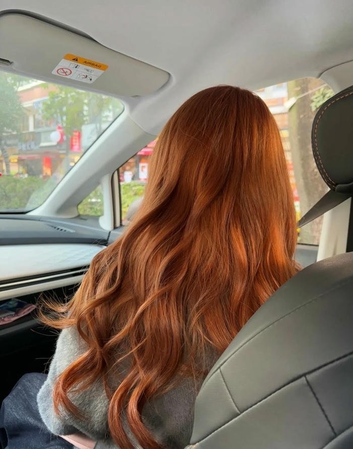 màu tóc nâu cam