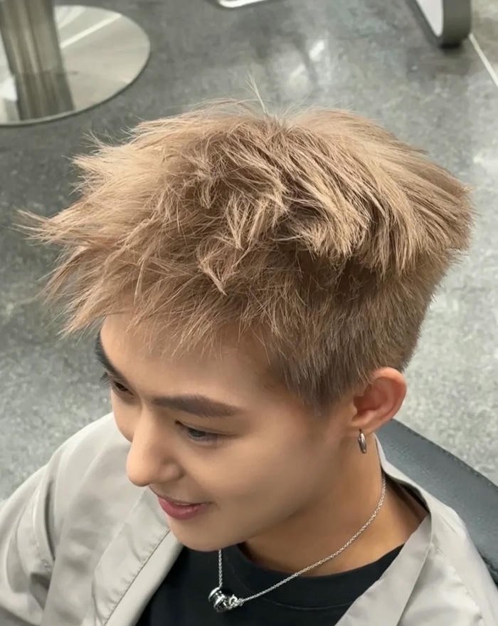 màu tóc nâu trà sữa nam