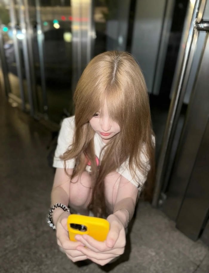 màu tóc nâu trà sữa nữ