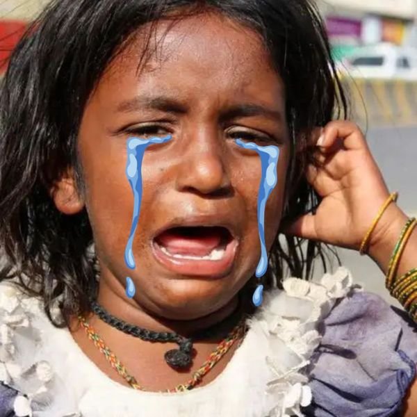 meme crying em bé khóc