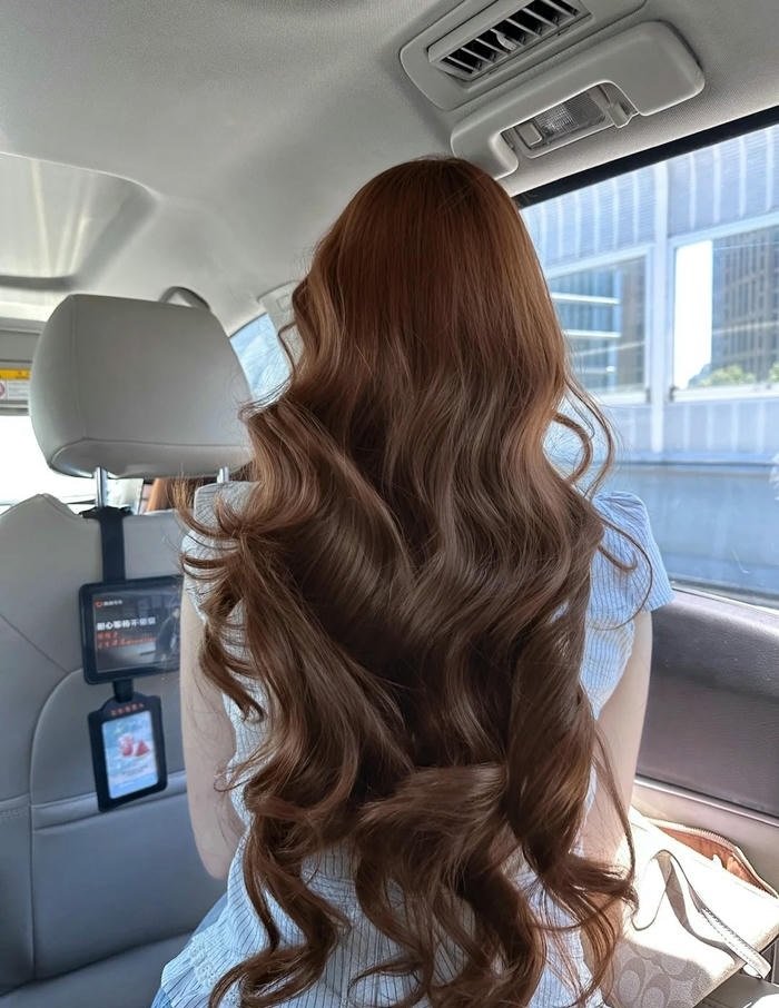 nâu hạt dẻ trầm