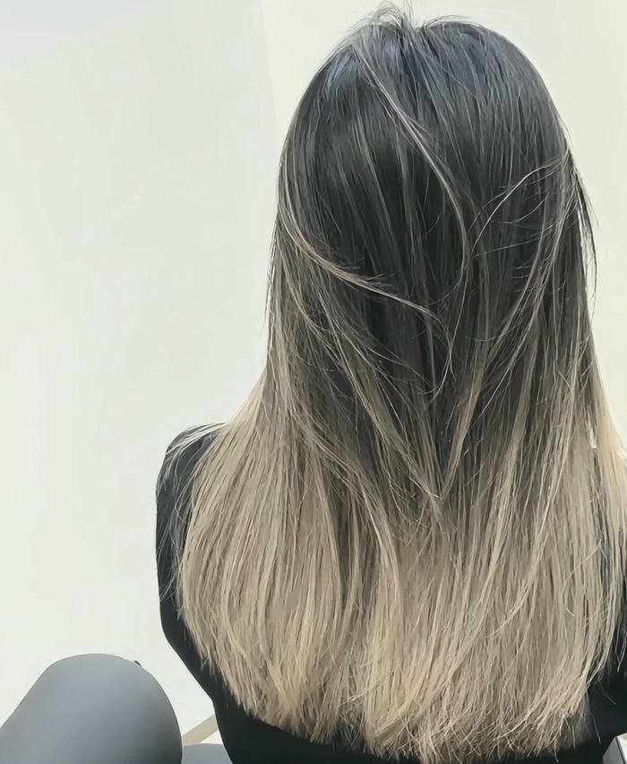 nhuộm balayage xám khó