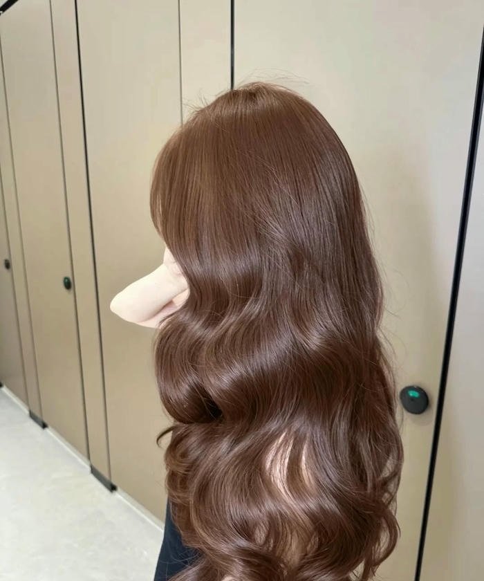 tóc nâu hạt dẻ nữ