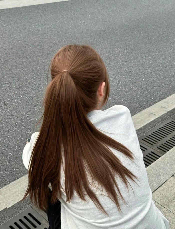 tóc nữ màu nâu hạt dẻ