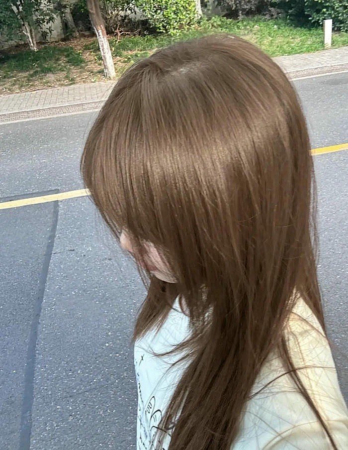 tóc nữ màu nâu tây