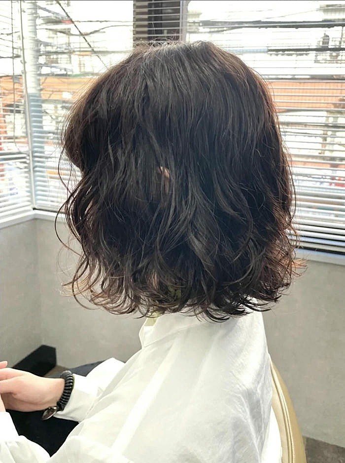 tóc xoăn ngắn cho tóc mỏng